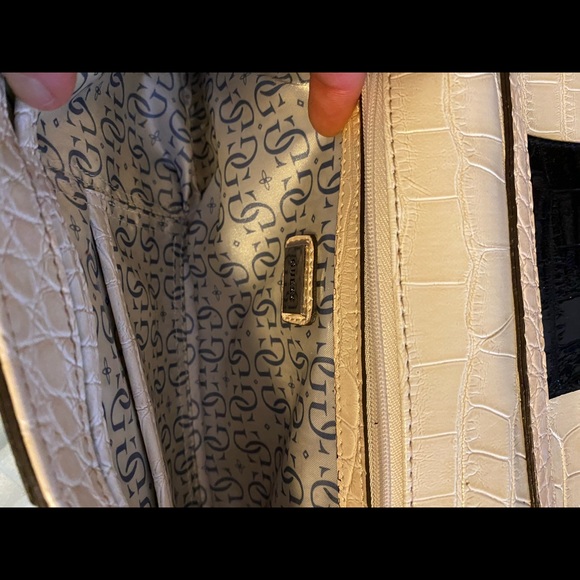 Guess crocodile texture clutch evening bag - Picture 6 of 8